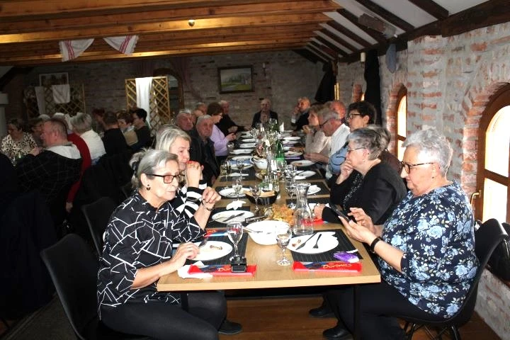 Pleternički umirovljenici posjetili eko-etno selo u Staroj Kapeli