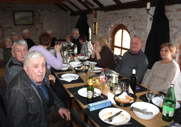 Pleternički umirovljenici posjetili eko-etno selo u Staroj Kapeli