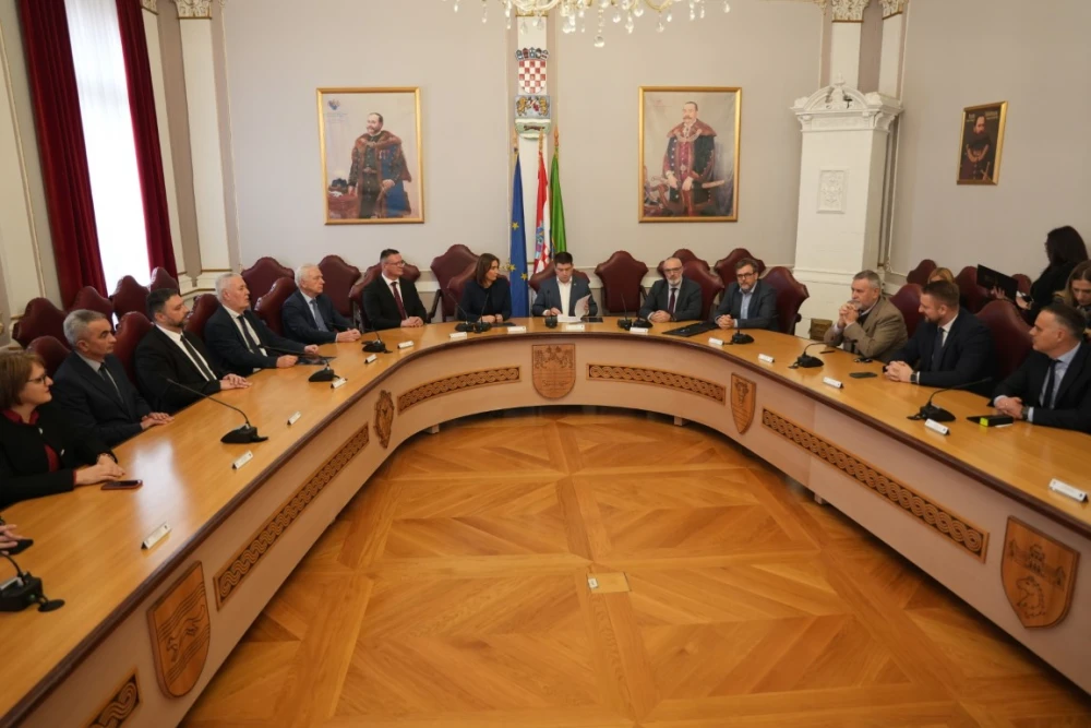 Potpisan ugovor za izgradnju čvora Požega: Snažan infrastrukturni iskorak za Slavoniju