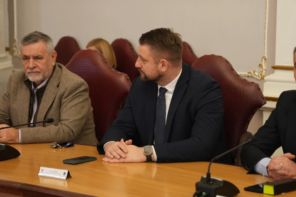 Potpisan ugovor za izgradnju čvora Požega: Snažan infrastrukturni iskorak za Slavoniju