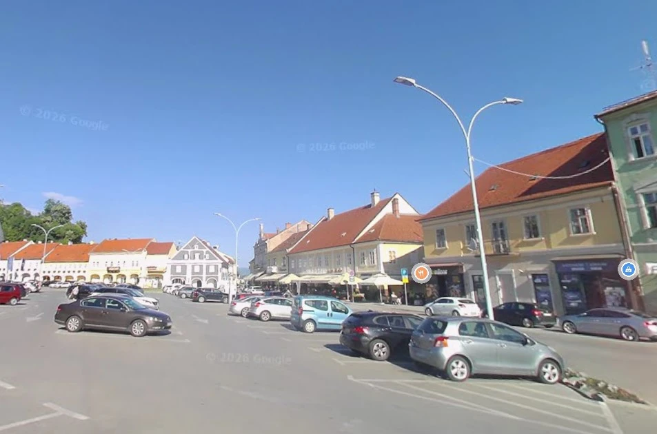 Policija intervenirala: Potukli se na Trgu Svetog Trojstva u Požegi