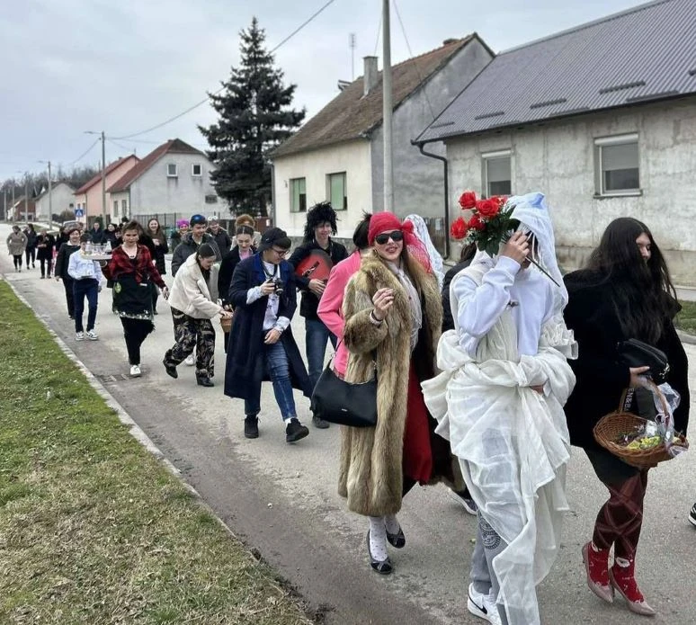 ČAGLINSKA OSNOVNA ŠKOLA „Poklade su, poklade su i ludi su dani“