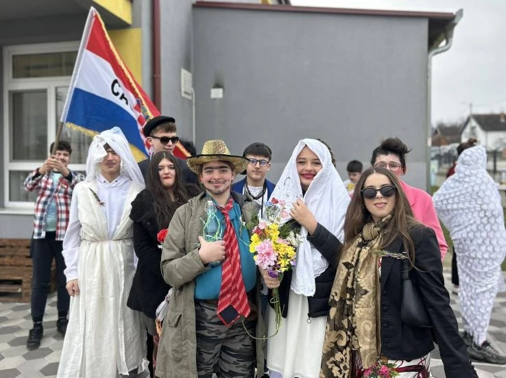 ČAGLINSKA OSNOVNA ŠKOLA „Poklade su, poklade su i ludi su dani“