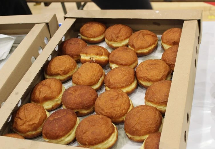 MAŠKARE U PLETERNICI: U prepunoj školskoj dvorani pripremljen zanimljiv pokladni program 