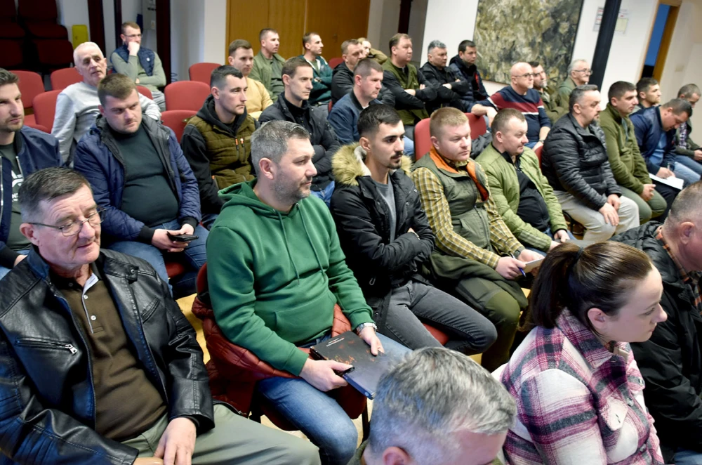 Požeški lovci imali radionicu o novim načinu izdavanja lovne dokumentacije