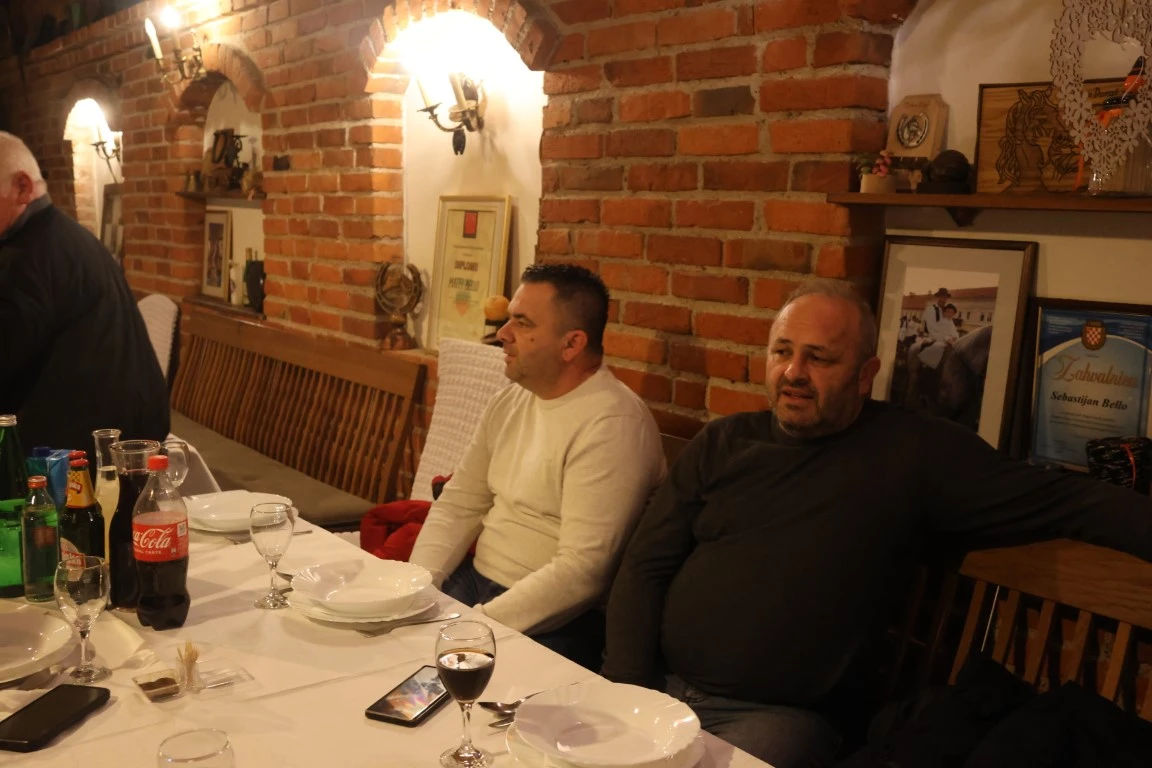 Nekad popularni svirači SOS ponovo na okupu - jednog ispratili u mirovinu