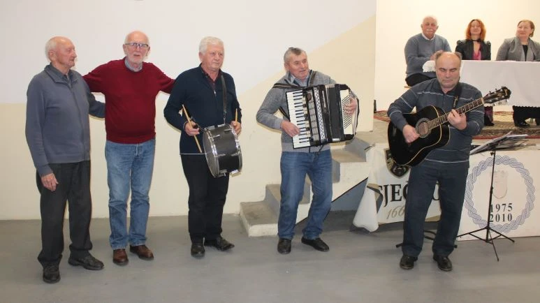 U Tekiću održana pjesnička večer za pamćenje