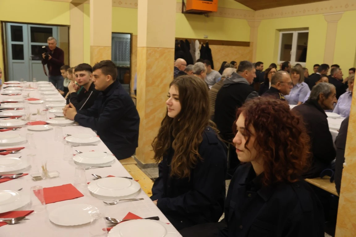 Bektežani Ivan Ramić i Zdravko Galić vatrogasci su 60, a Vlado Stipić i Josip Galić 50 godina