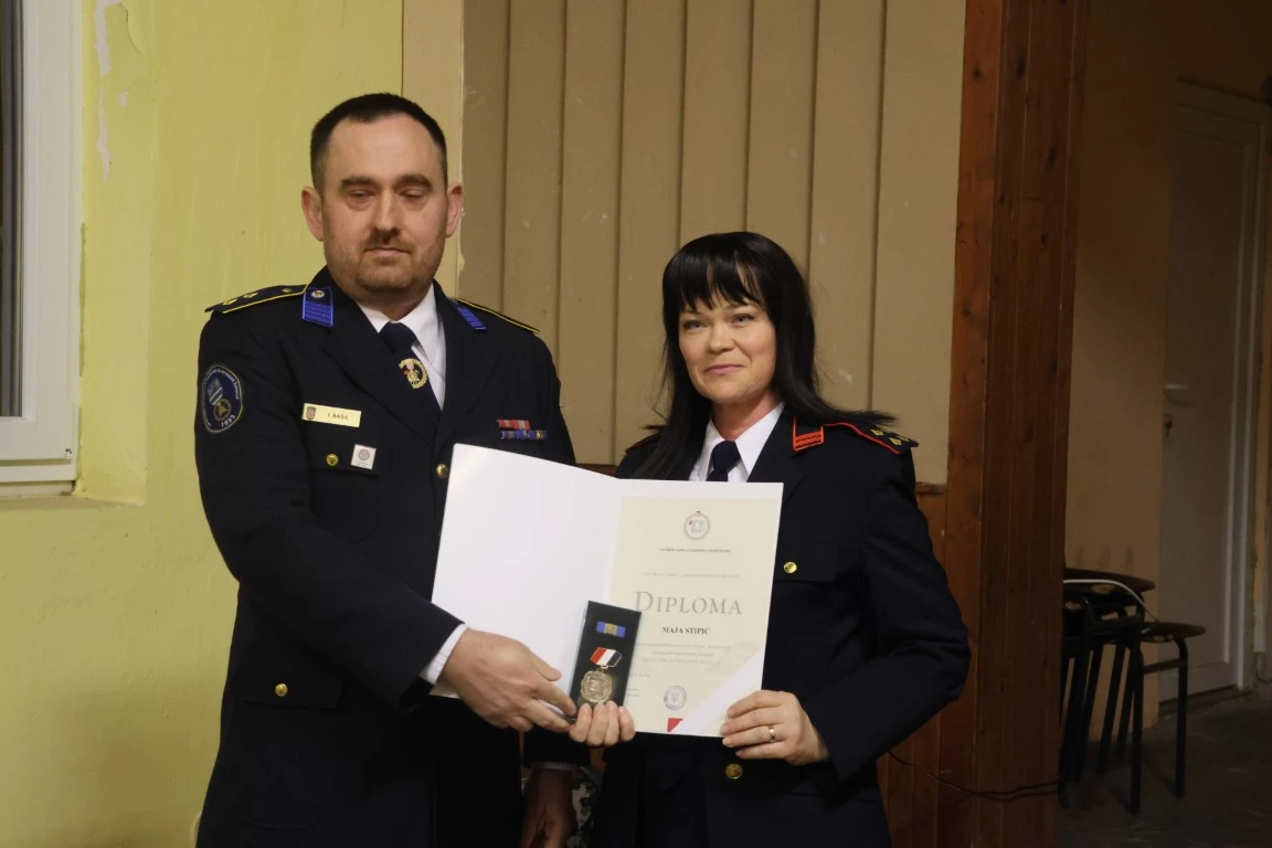 Bektežani Ivan Ramić i Zdravko Galić vatrogasci su 60, a Vlado Stipić i Josip Galić 50 godina