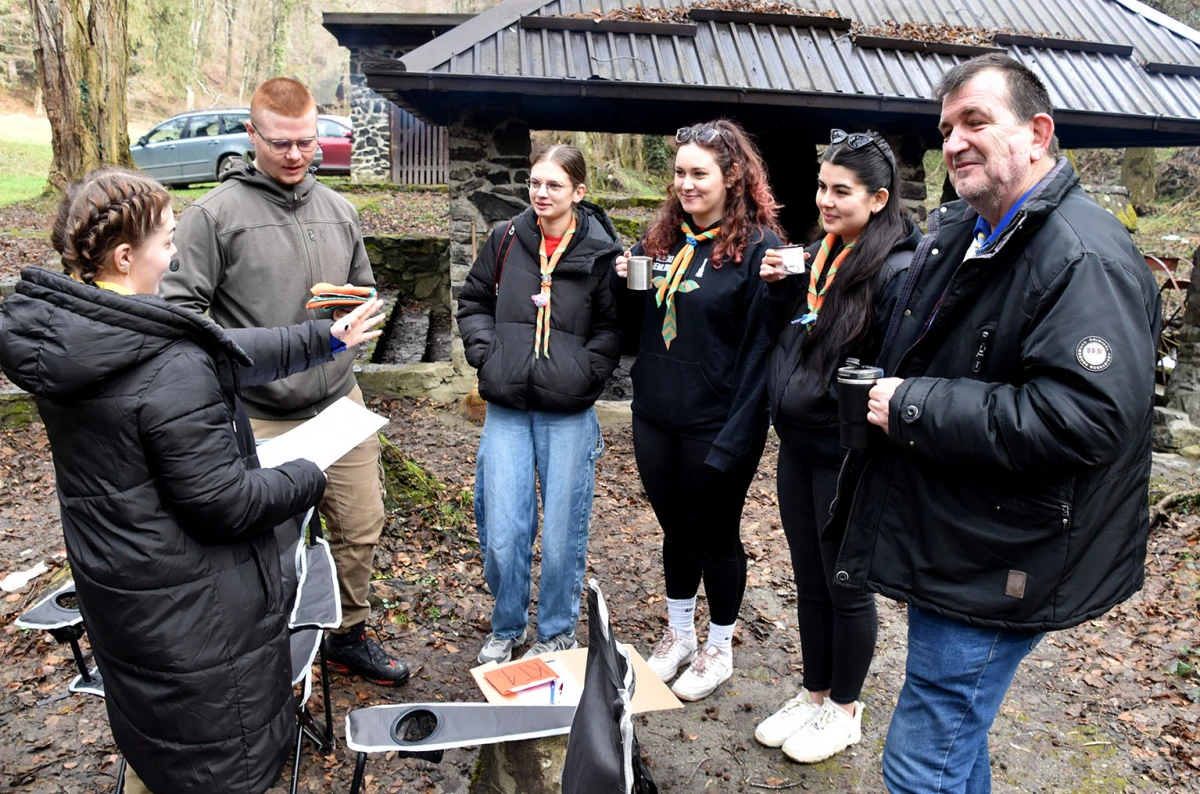 NOVI ČLANOVI U IZVIĐAČKOJ OBITELJI: Na ’Šumarijskoj livadi’ podijeljene marame požeškim ’Sovicama’ i ’Gremlinima’