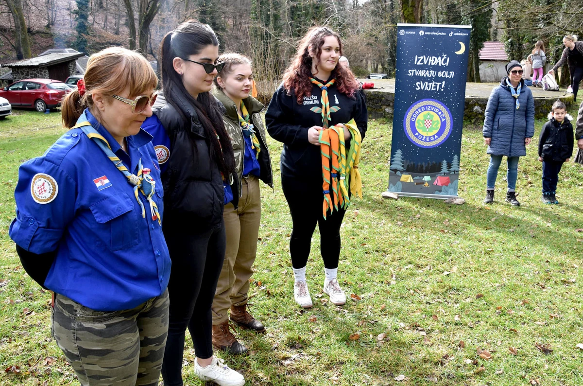 NOVI ČLANOVI U IZVIĐAČKOJ OBITELJI: Na ’Šumarijskoj livadi’ podijeljene marame požeškim ’Sovicama’ i ’Gremlinima’