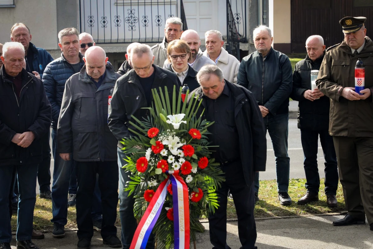 Odana počast poginulim hrvatskim braniteljima pleterničkog kraja uz hodočašće hrvatskih branitelja u Svetište Gospe od Suza