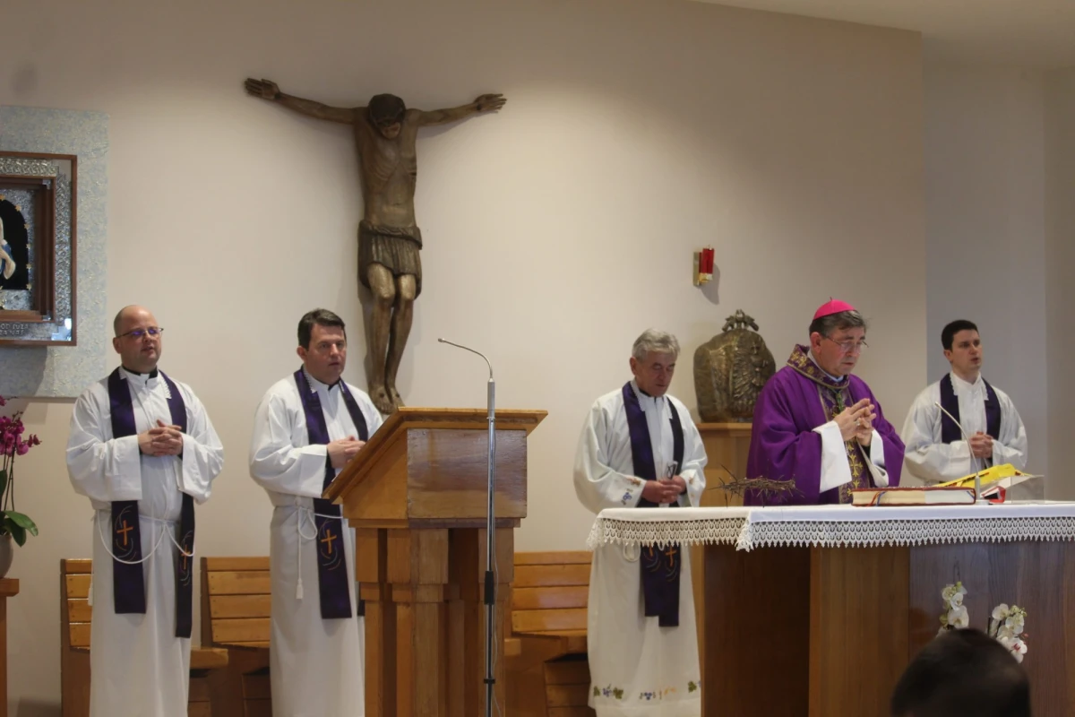 Odana počast poginulim hrvatskim braniteljima pleterničkog kraja uz hodočašće hrvatskih branitelja u Svetište Gospe od Suza