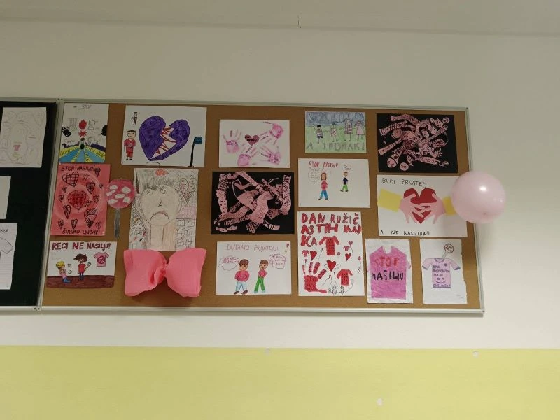Ružičaste majice i snažne poruke protiv nasilja u čaglinskoj školi