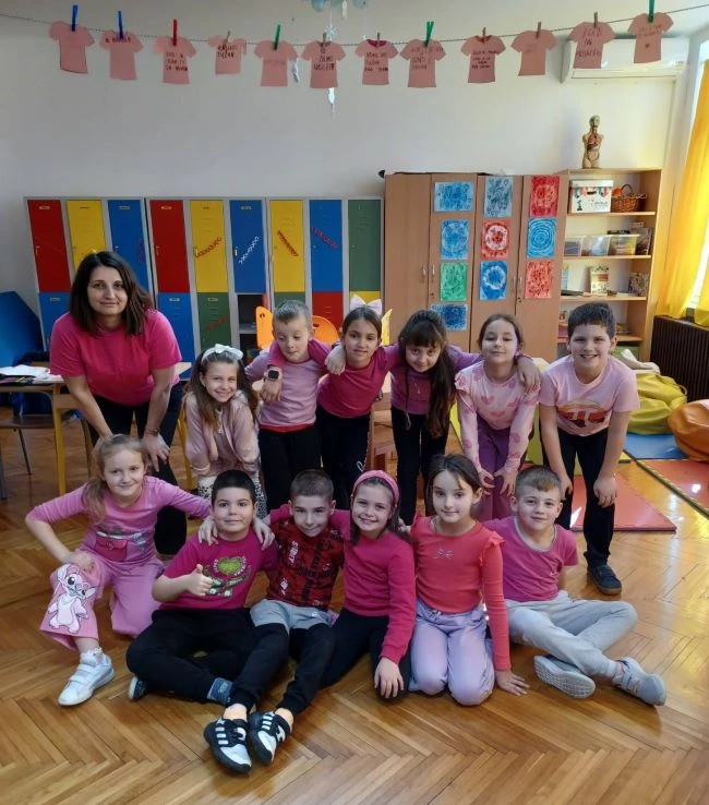 Ružičaste majice i snažne poruke protiv nasilja u čaglinskoj školi