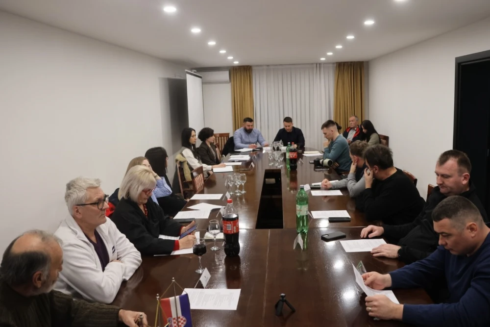 Vijećnici podržali Budimira u borbi oko kompostane, odbacili prosvjed pred Gradskom kućom: ’Prosvjedi trebaju ići prema izdavateljima dozvola’