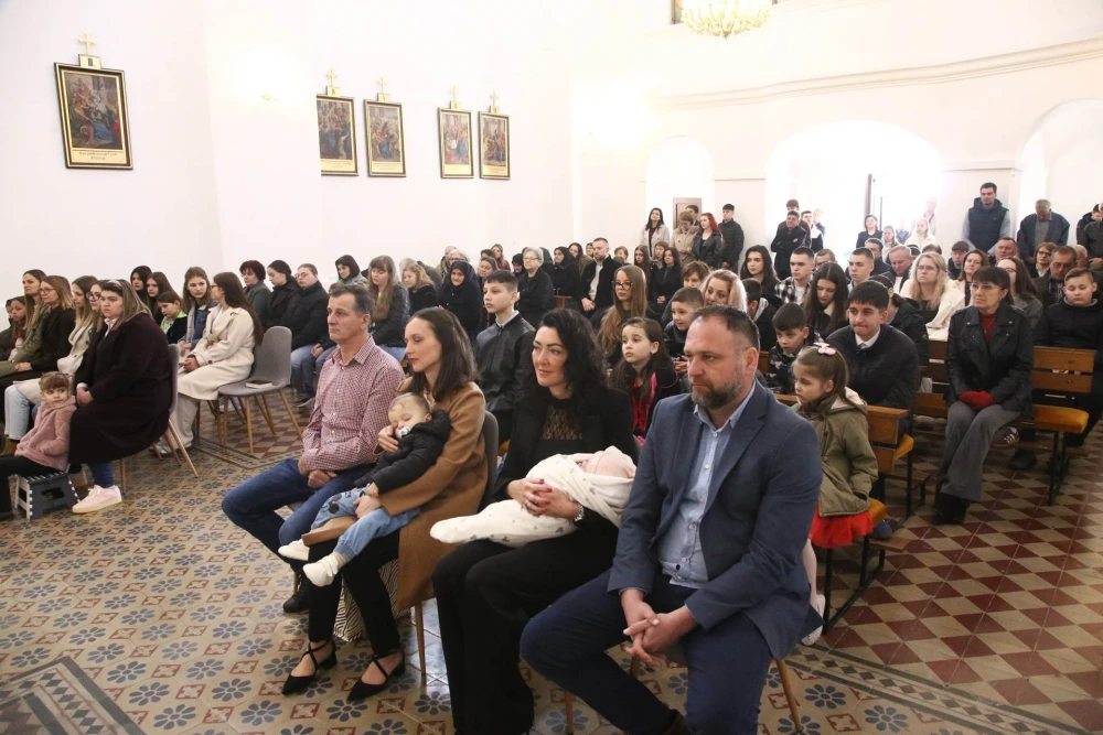 Deset puta „da“ životu: Obitelj Ivić svjedoči radost evanđelja