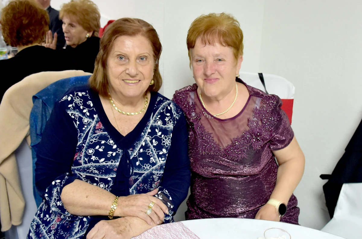 Umirovljenici Velike proslavili Dan žena: Karanfili i pjesma za članice Matice 