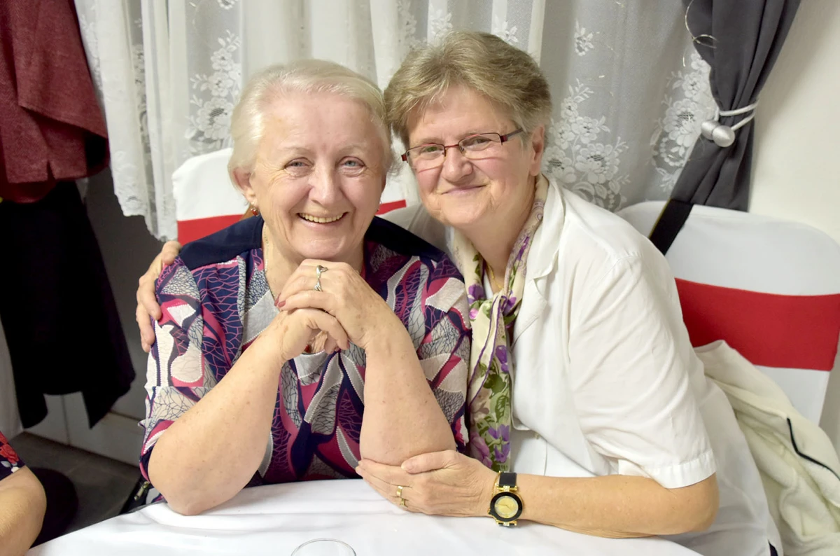 Umirovljenici Velike proslavili Dan žena: Karanfili i pjesma za članice Matice 