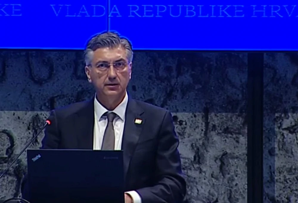 Vlada je ograničila cijene goriva: od sutra benzin 1,50 €, a dizel 1,55 €