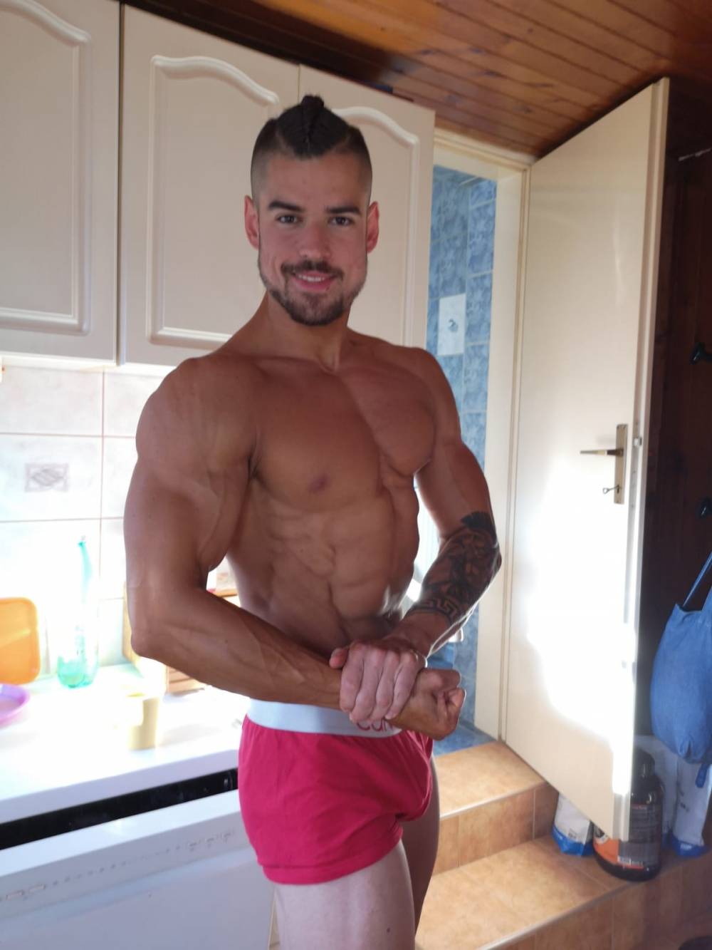 Požežanin Tomislav Bartulović osvojio broncu u bodybuilding natjecanju