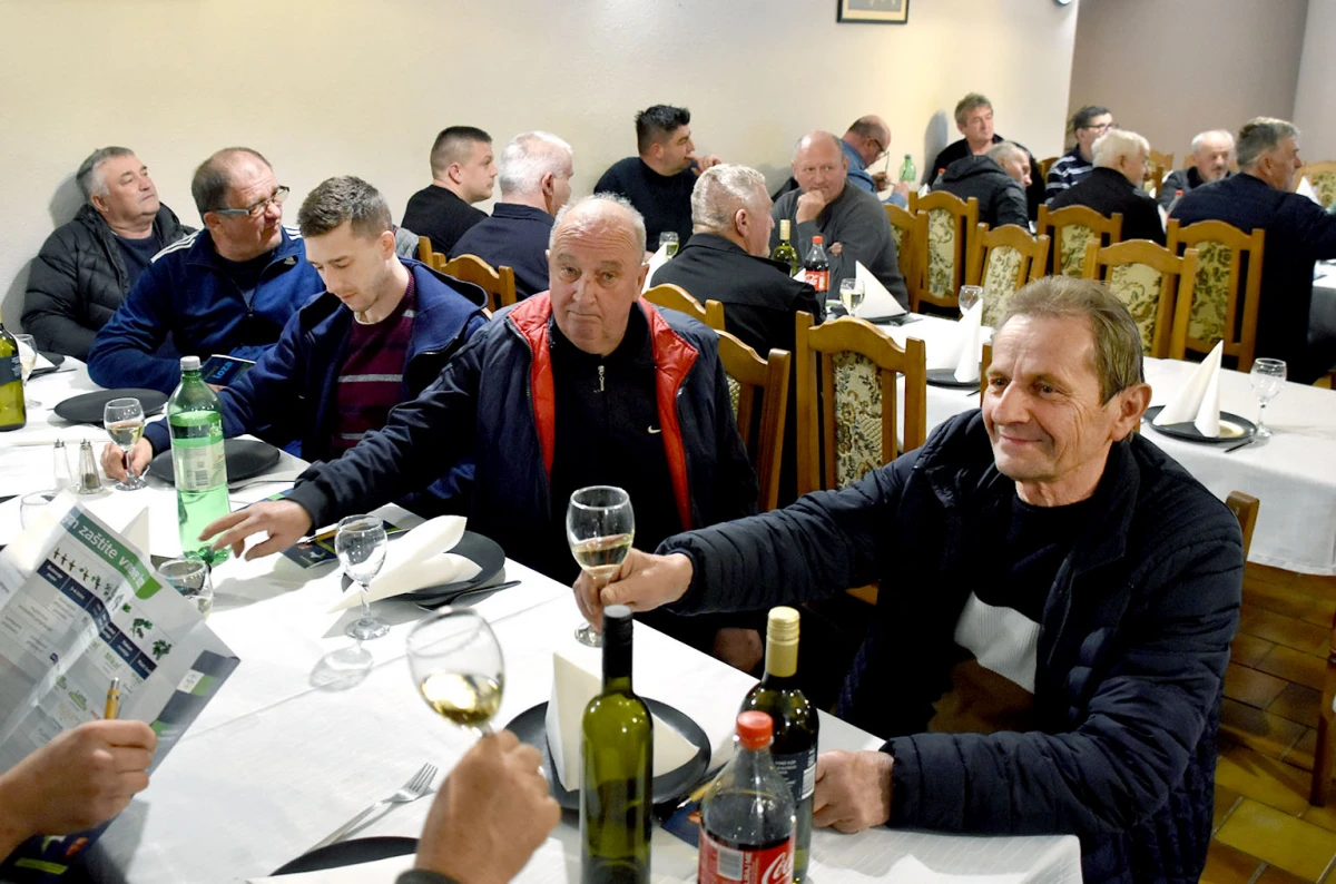 Vetovački vinogradari spremni za novu sezonu: Održano stručno predavanje u Lukaču