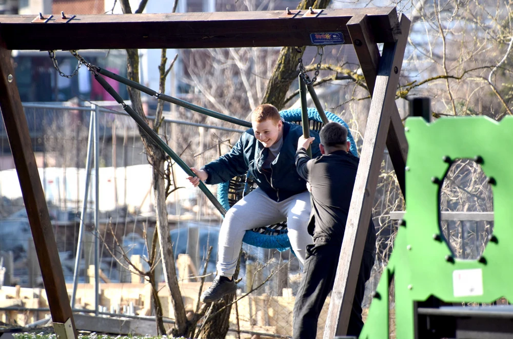 NOVO RUHO DJEČJEG IGRALIŠTA: Veselje podno Staroga grada