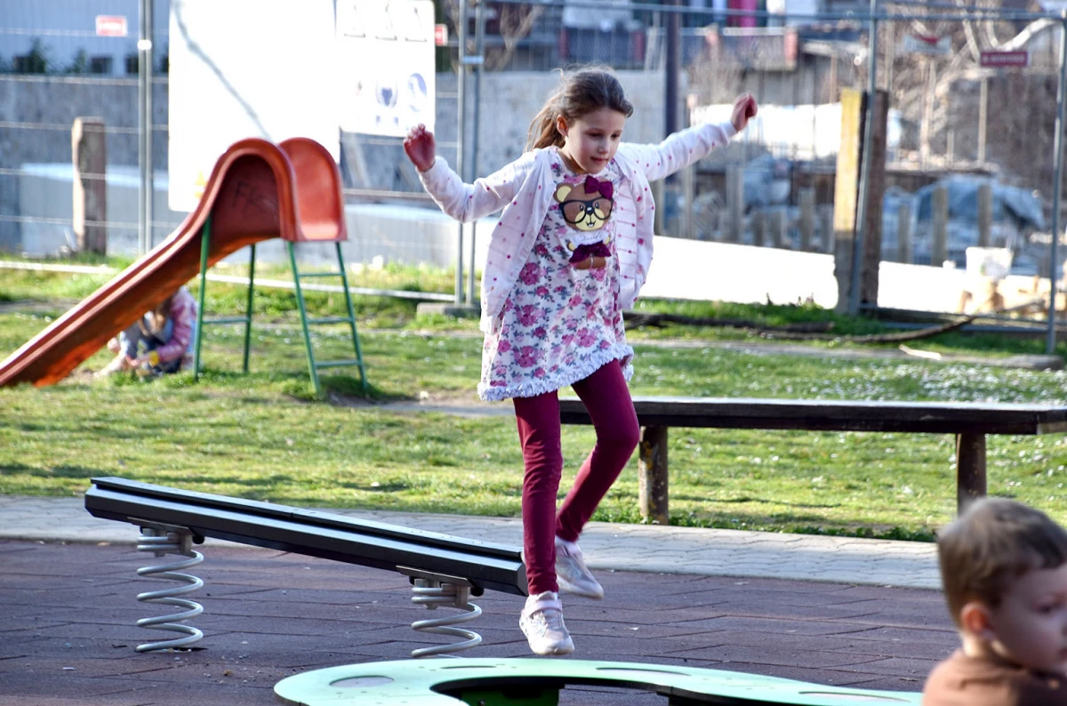 NOVO RUHO DJEČJEG IGRALIŠTA: Veselje podno Staroga grada