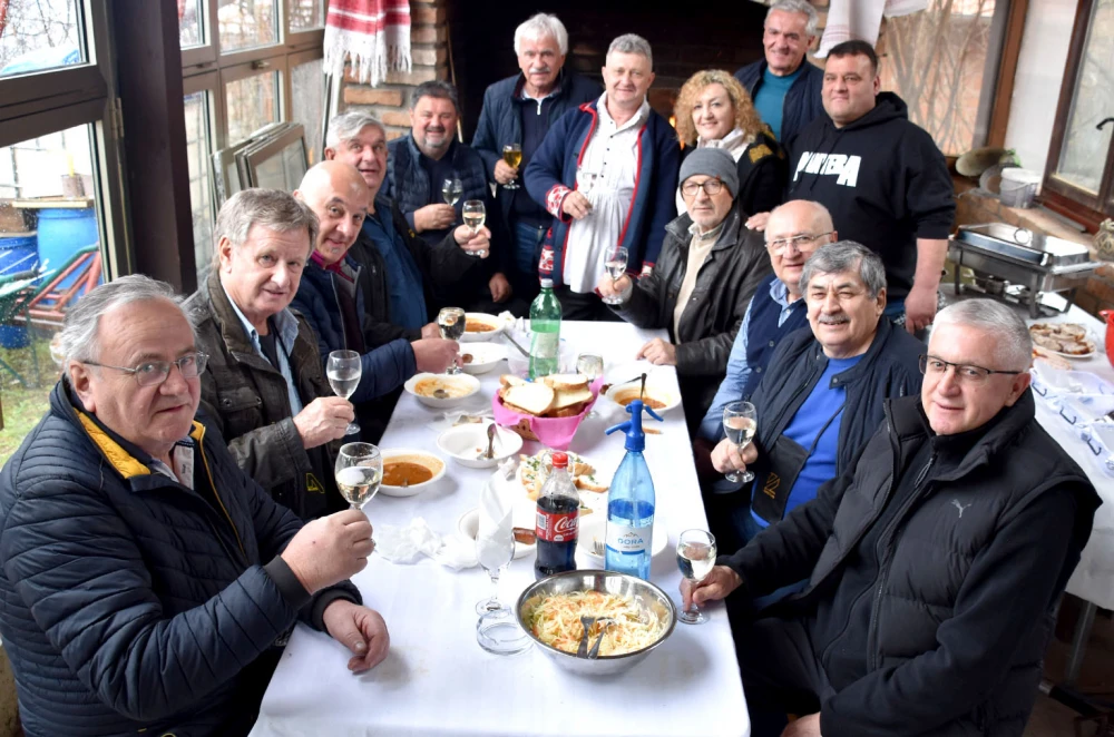 Srce puno, a klijet još punija: Tradicionalna proslava kod Božice i Roberta Hodaka