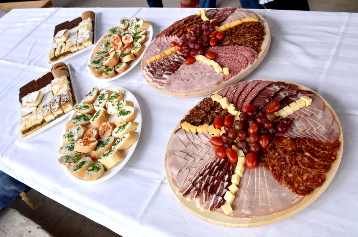 Srce puno, a klijet još punija: Tradicionalna proslava kod Božice i Roberta Hodaka