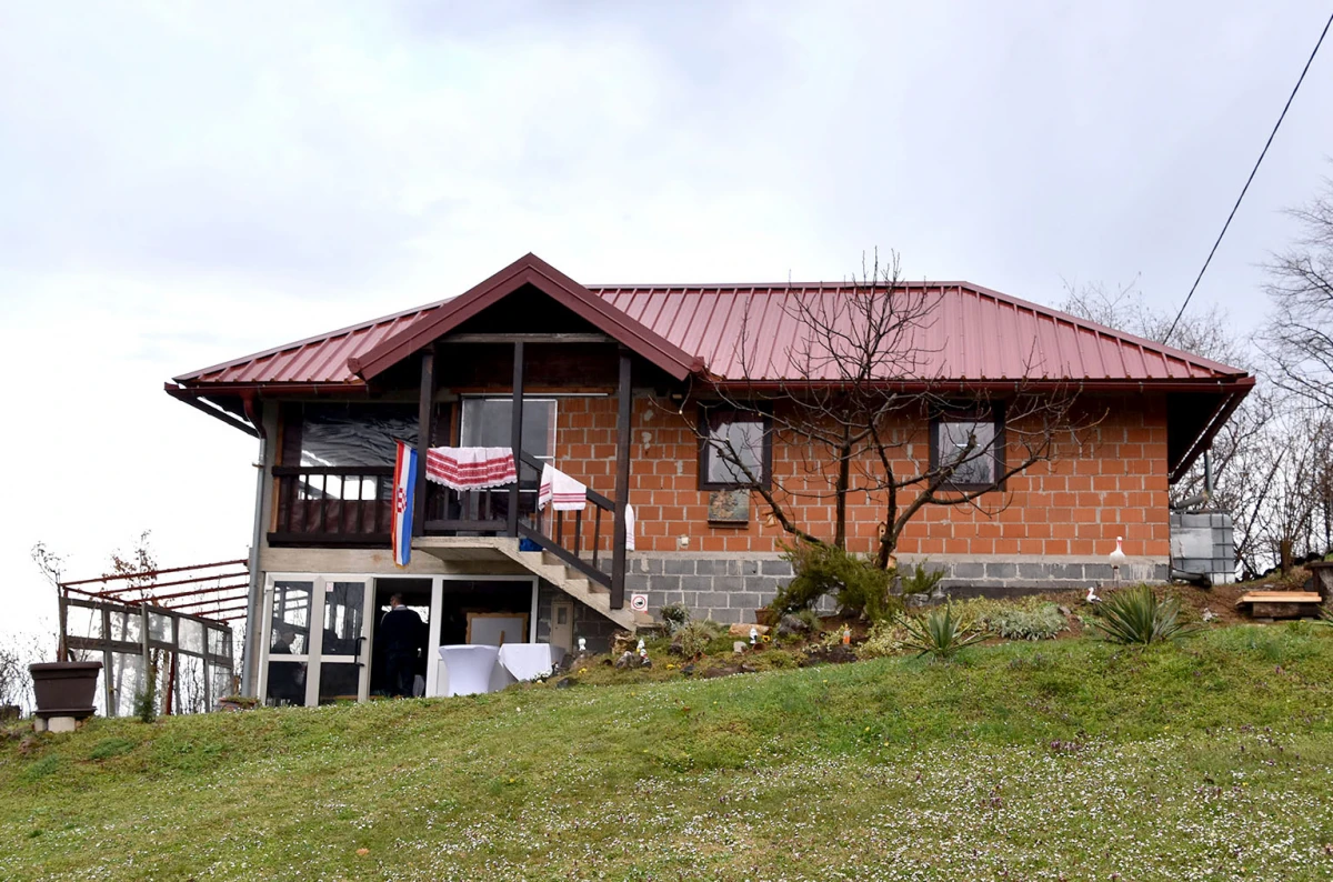 Srce puno, a klijet još punija: Tradicionalna proslava kod Božice i Roberta Hodaka