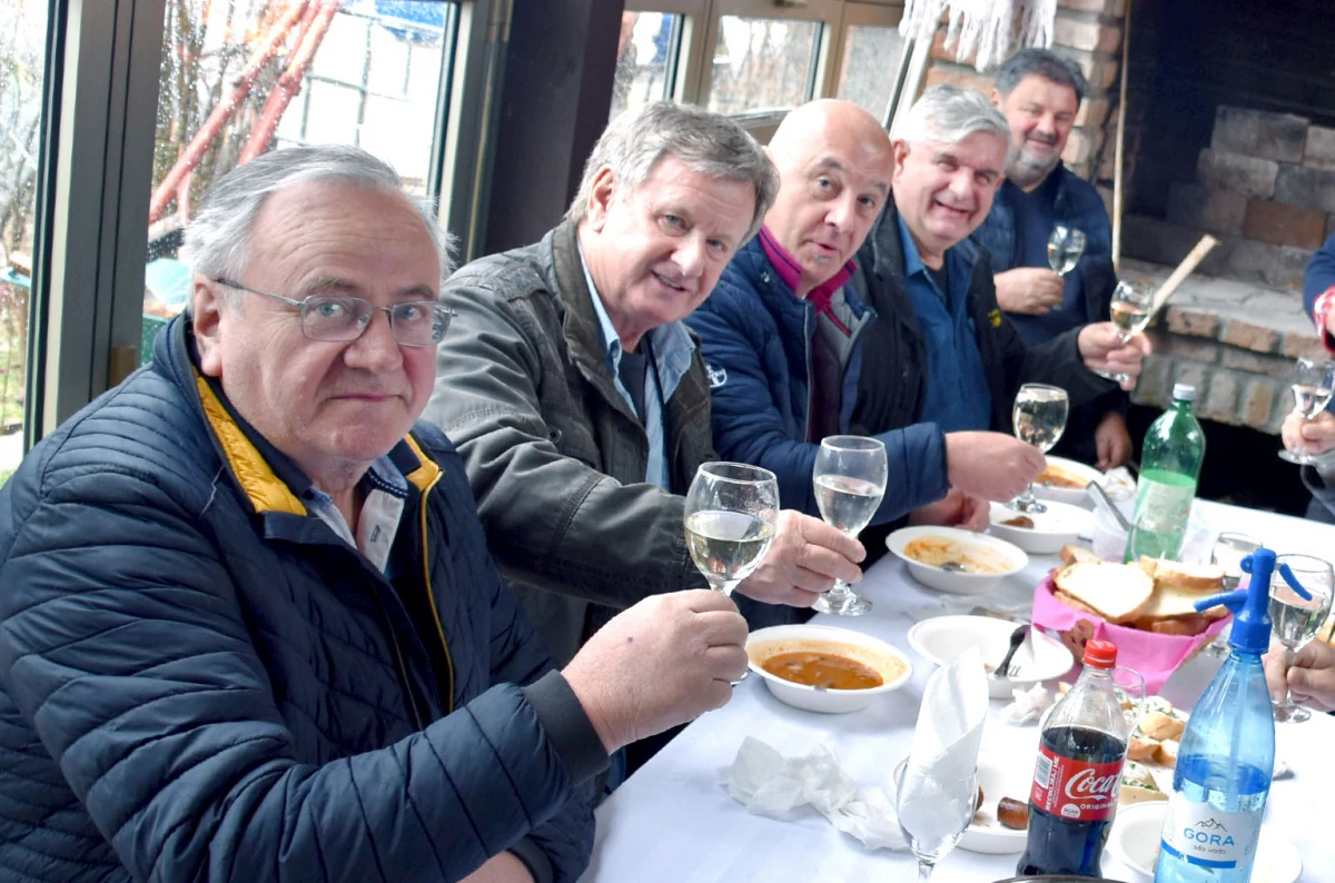 Srce puno, a klijet još punija: Tradicionalna proslava kod Božice i Roberta Hodaka