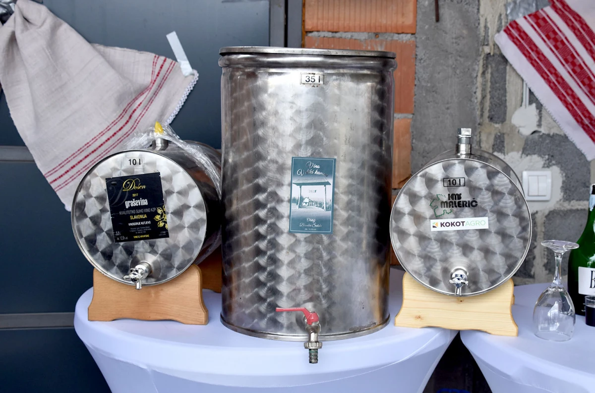 Srce puno, a klijet još punija: Tradicionalna proslava kod Božice i Roberta Hodaka