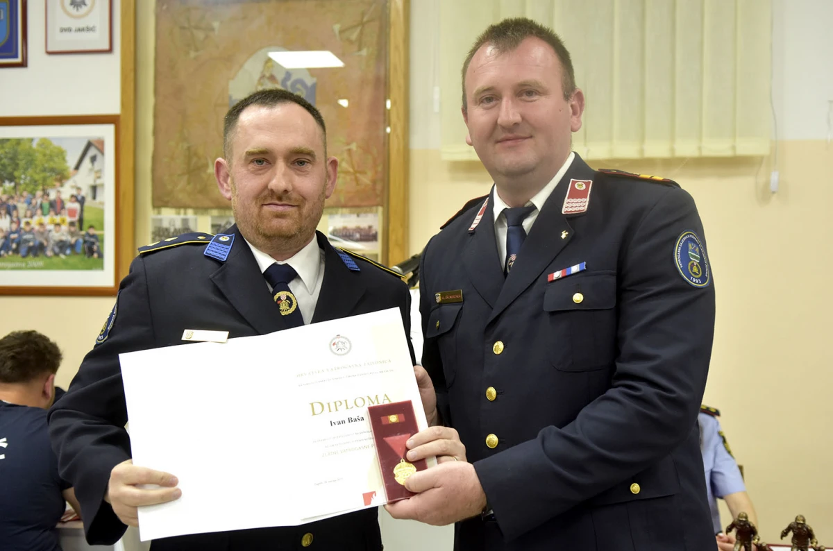 Vatrogasci Jakšića imaju novo čelništvo, a Antunu Pažinu dodijeljena spomenica za 60 godina vatrogastva