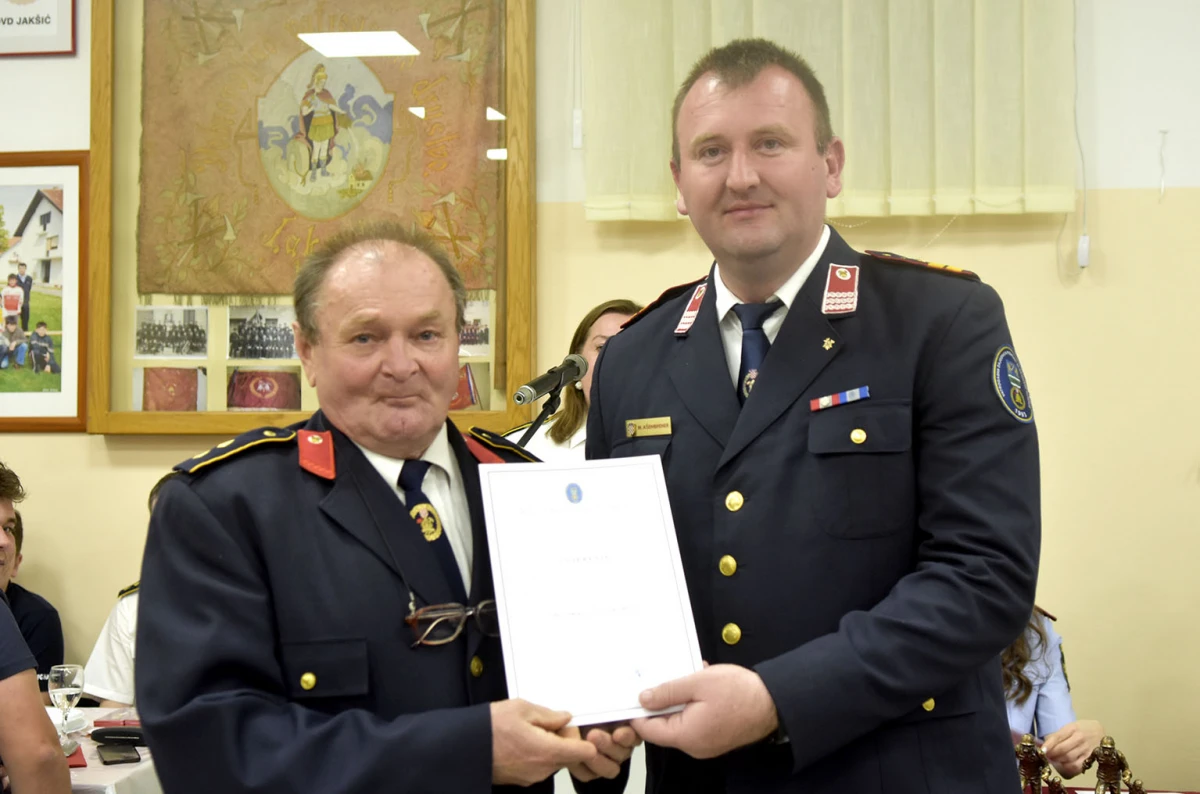 Vatrogasci Jakšića imaju novo čelništvo, a Antunu Pažinu dodijeljena spomenica za 60 godina vatrogastva