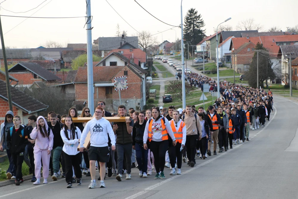 Dvadeset i sedmi Križni put mladih Požeške biskupije