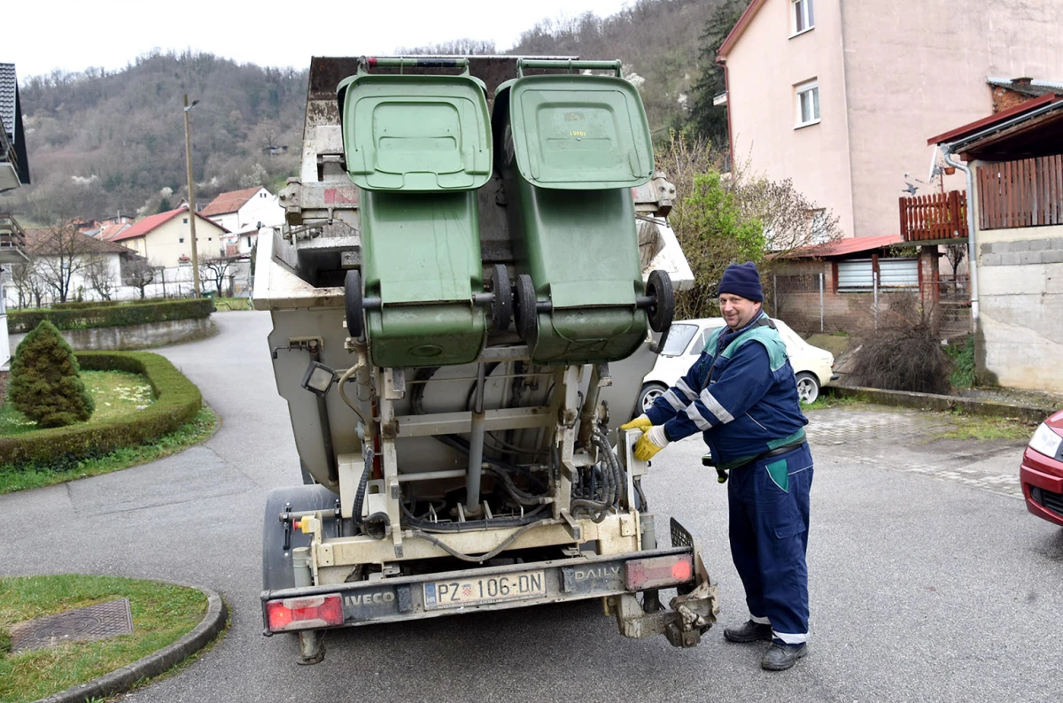 Mali div požeških brda: Kako jedan kamiončić rješava otpad tamo gdje veliki ne prolaze