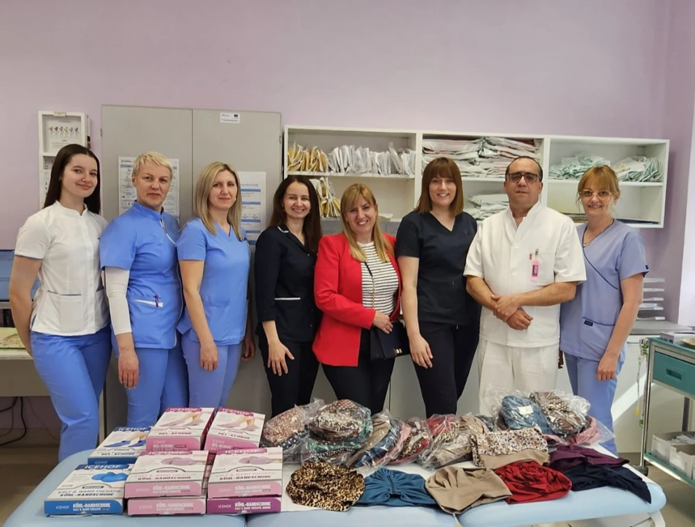 Liga protiv raka darovala bolnici pomagala i pokrivala