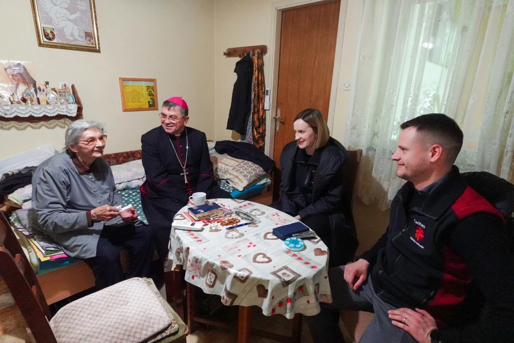 Biskup Ivo Martinović pohodio Caritas Požeške biskupije