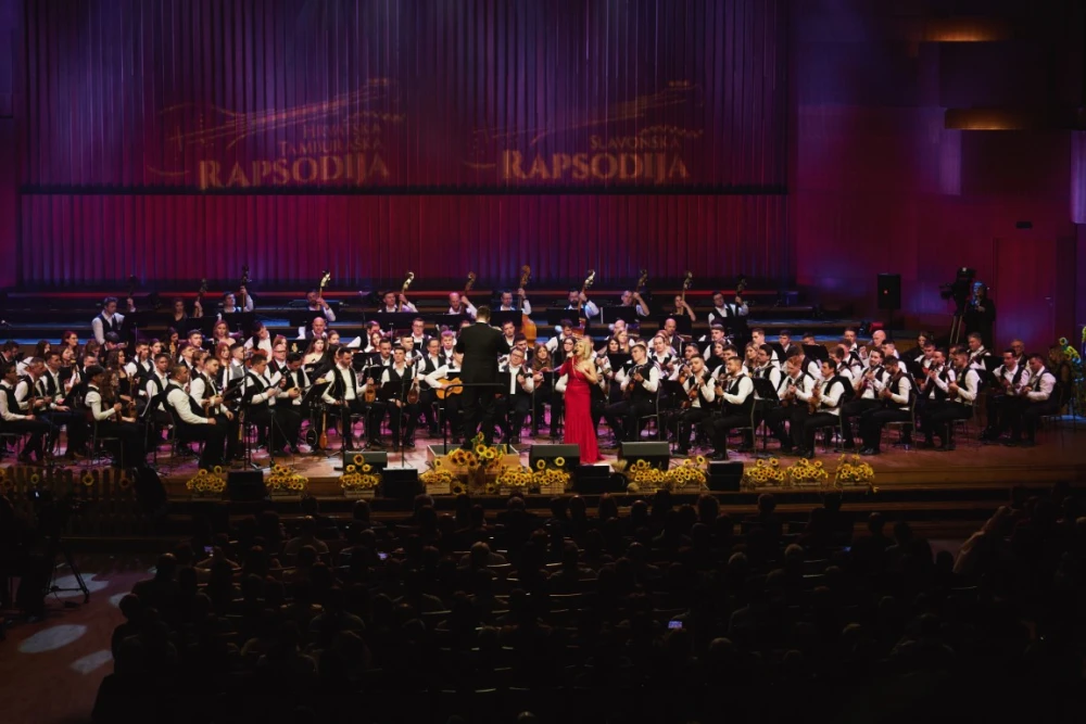  Slavonska rapsodija na dva koncerta okupila više od stotinu tamburaša - među njima i Požežani