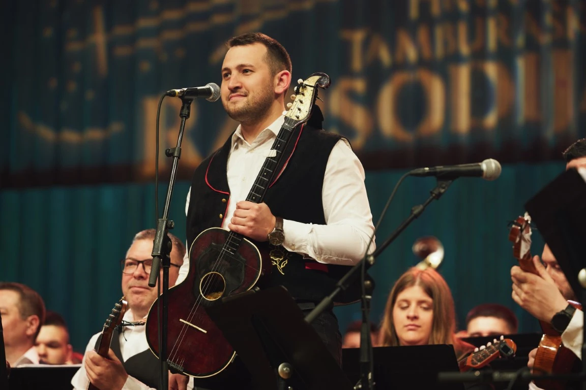  Slavonska rapsodija na dva koncerta okupila više od stotinu tamburaša - među njima i Požežani