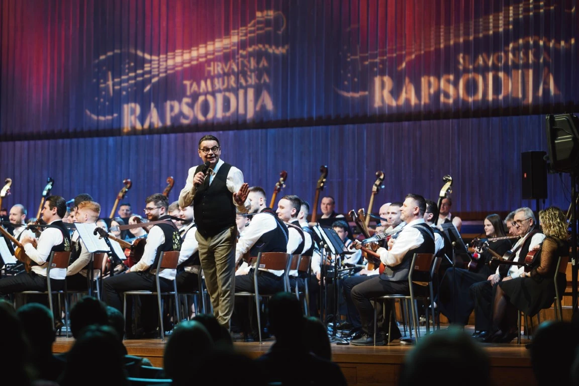  Slavonska rapsodija na dva koncerta okupila više od stotinu tamburaša - među njima i Požežani