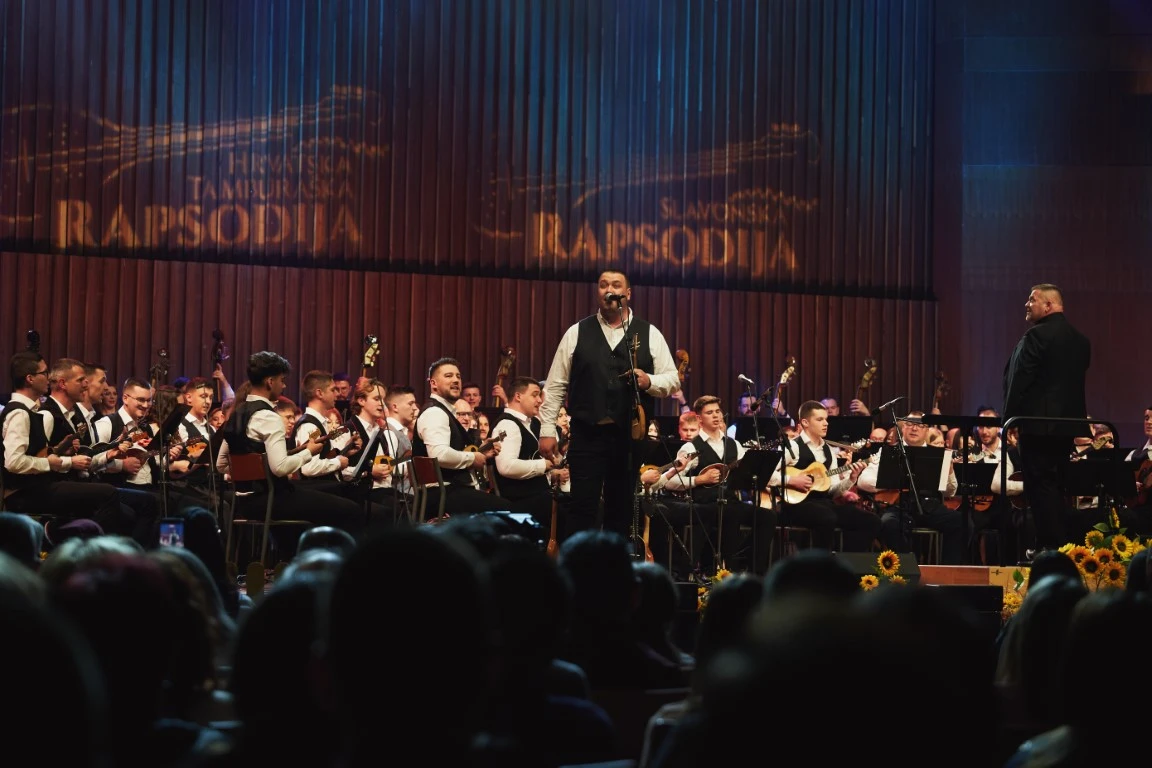  Slavonska rapsodija na dva koncerta okupila više od stotinu tamburaša - među njima i Požežani