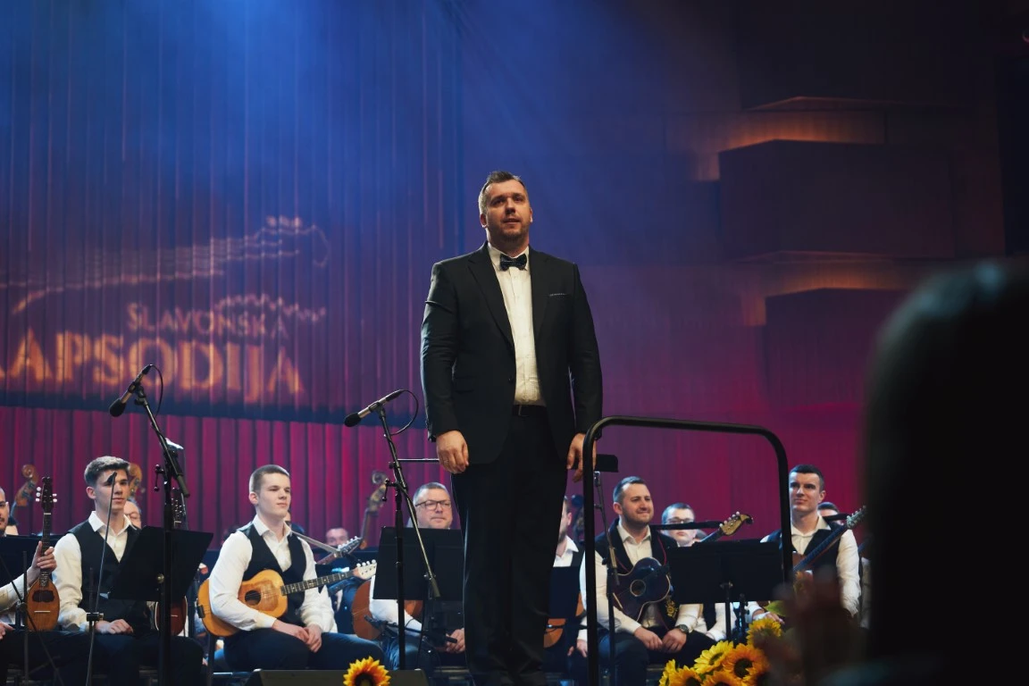  Slavonska rapsodija na dva koncerta okupila više od stotinu tamburaša - među njima i Požežani