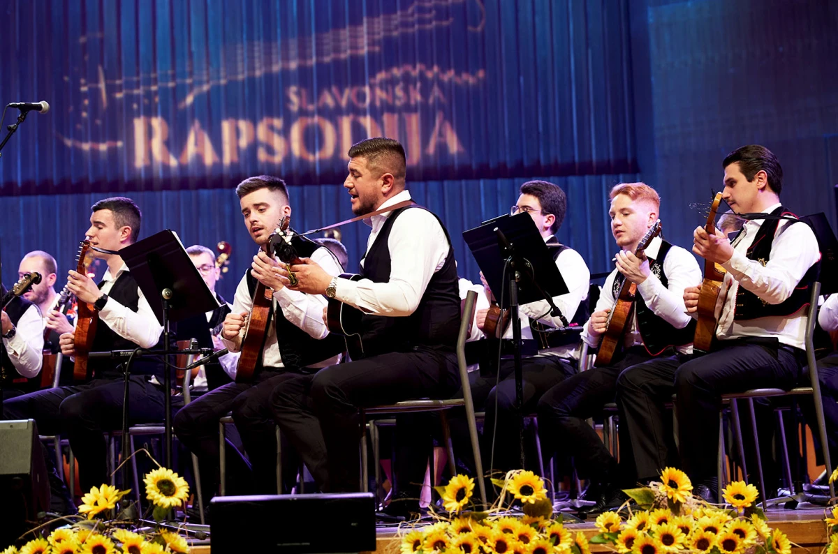  Slavonska rapsodija na dva koncerta okupila više od stotinu tamburaša - među njima i Požežani