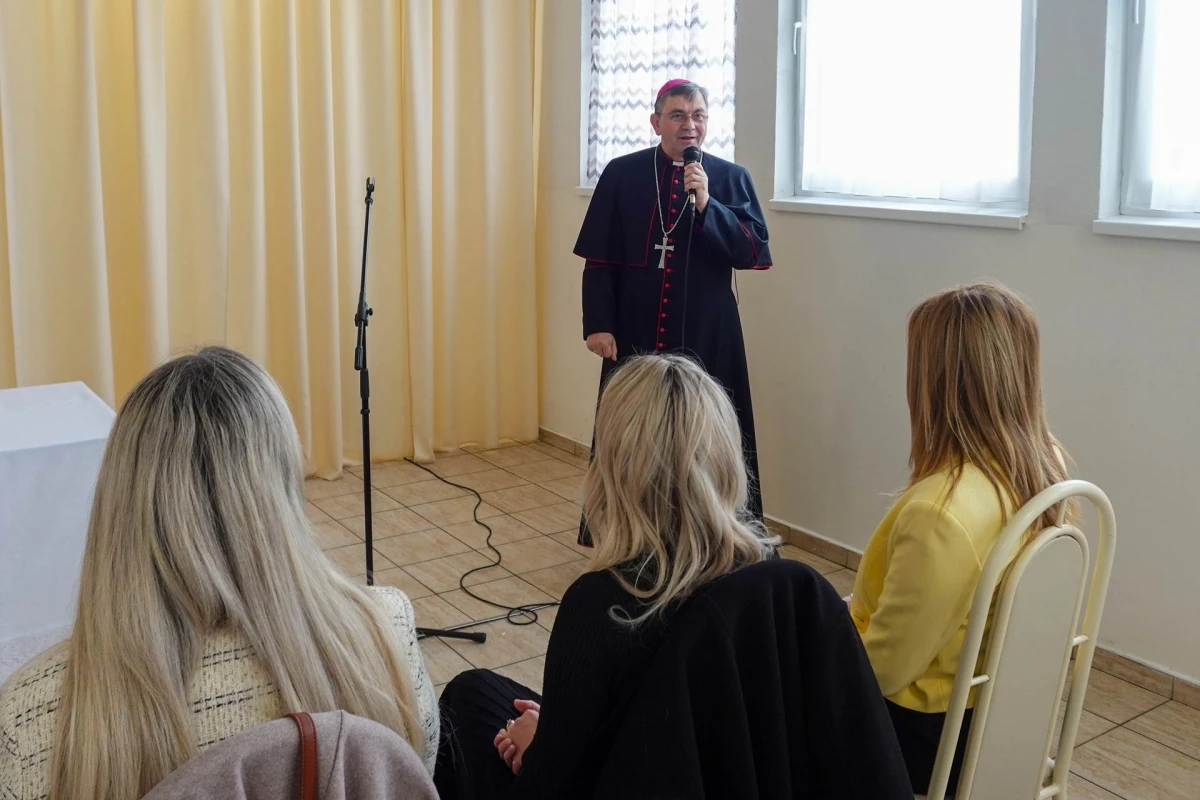 Biskup Ivo pohodio Dom za odrasle osobe u Ljeskovici