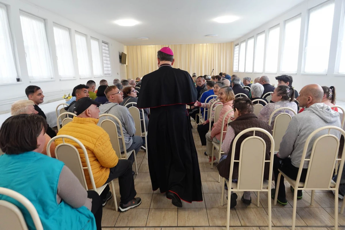 Biskup Ivo pohodio Dom za odrasle osobe u Ljeskovici