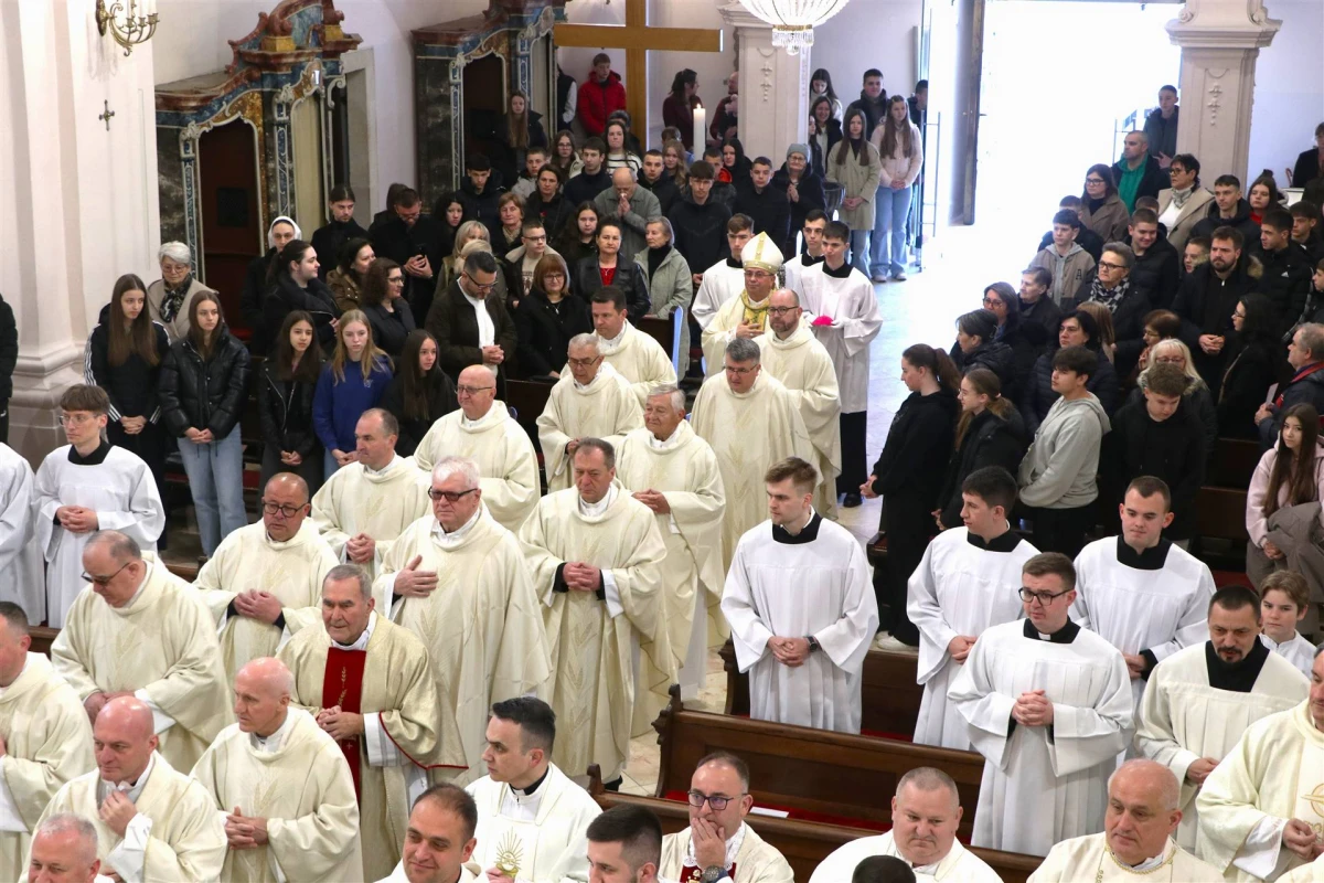 Misa posvete ulja u požeškoj Katedrali