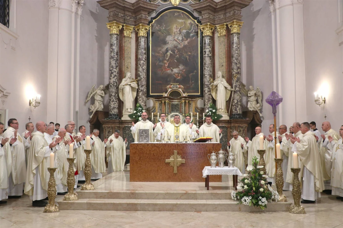 Misa posvete ulja u požeškoj Katedrali