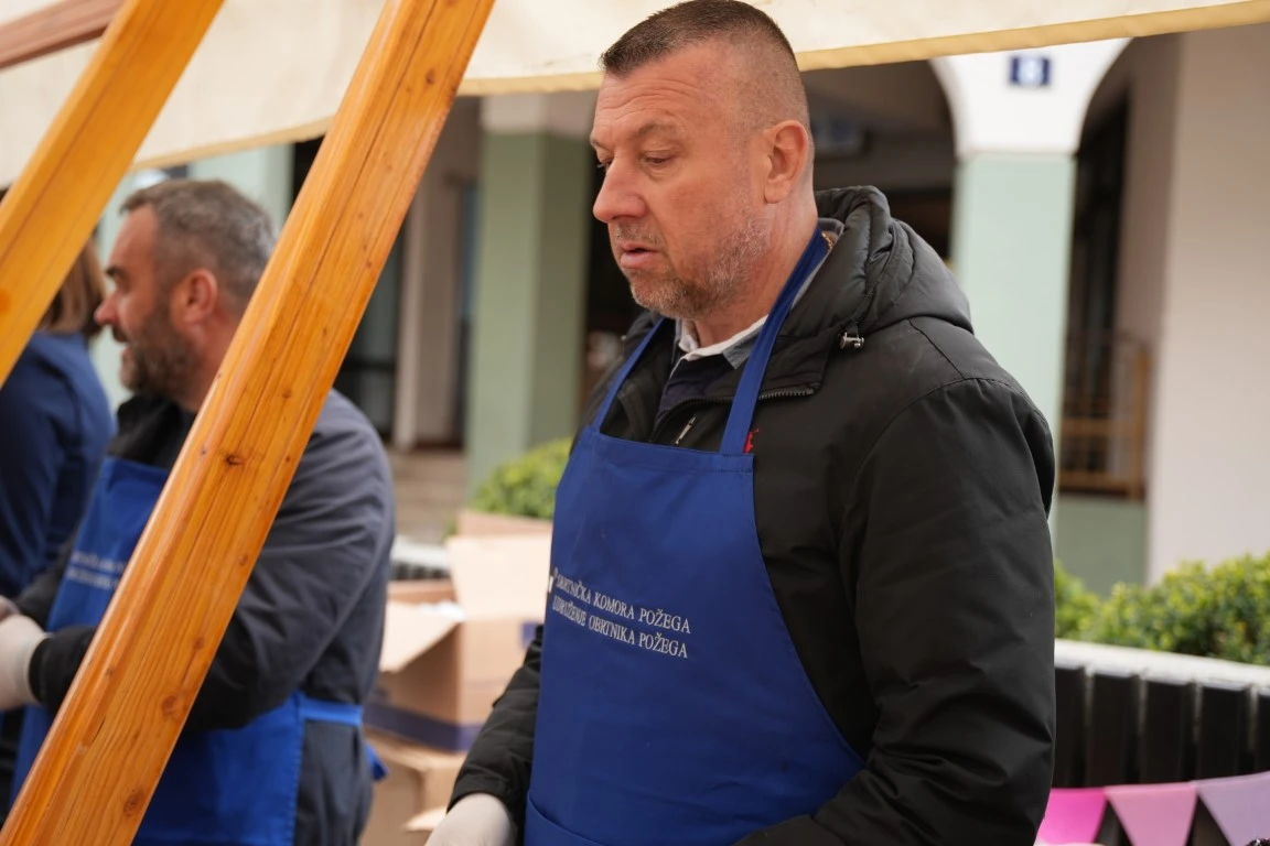 Poznata lica u podjeli girica na Veliki petak